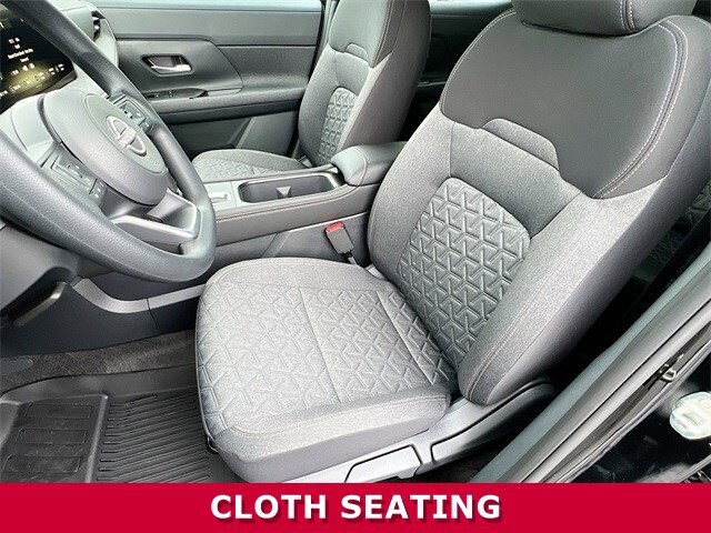 2025 Nissan Kicks SV photo 2