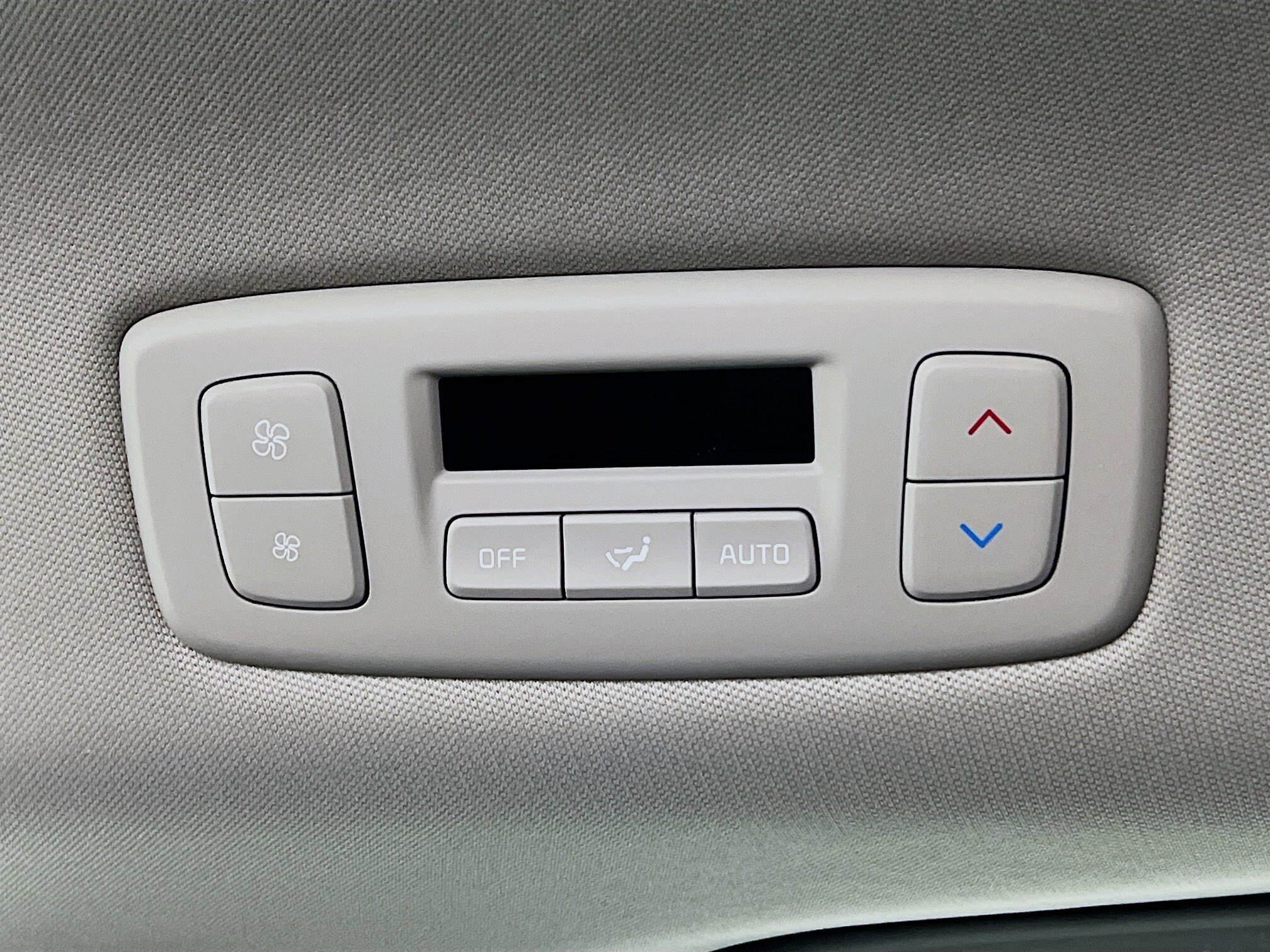 2025 Kia Carnival SX - Photo 28