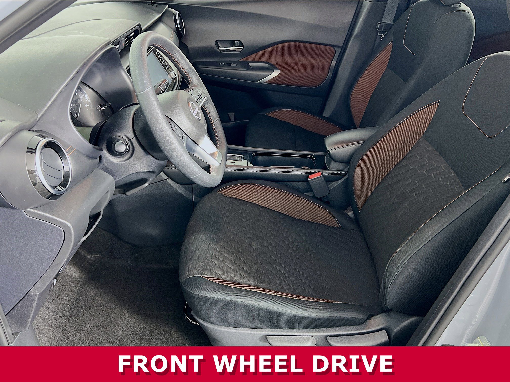 2023 Nissan Kicks SR photo 2