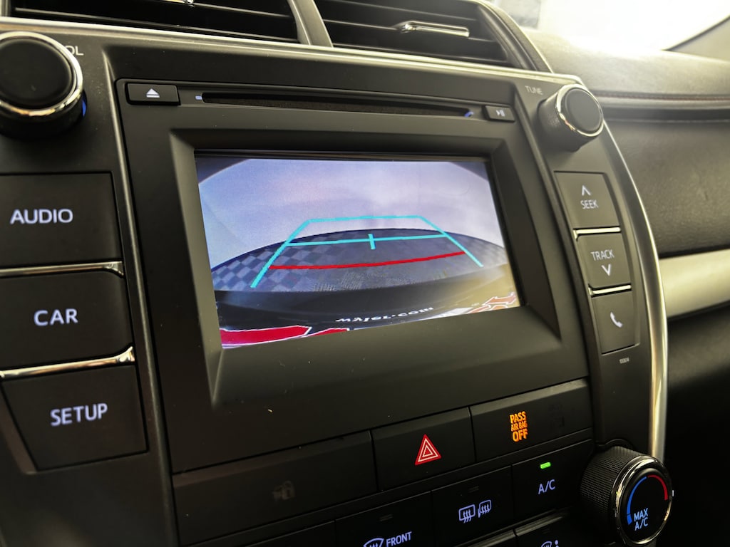 Used 2016 Toyota Camry SE Sedan