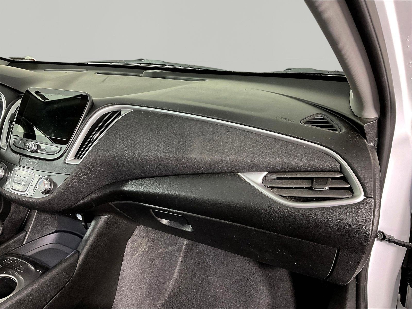 2024 Chevrolet Malibu RS - Photo 24