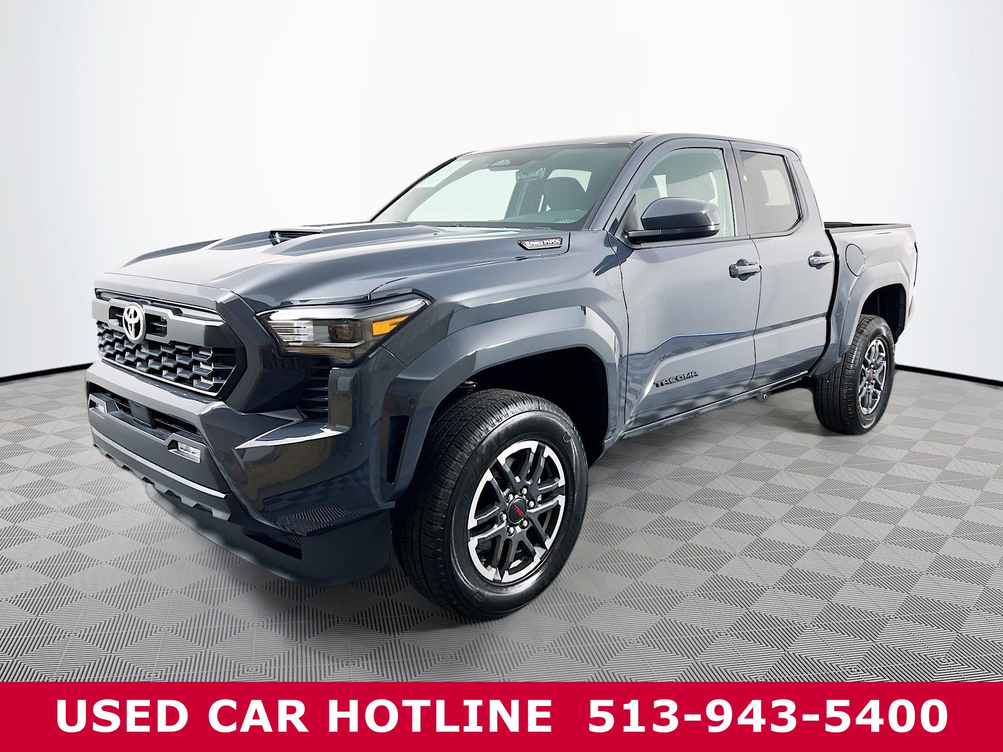 2024 Toyota Tacoma 4x4 TRD Sport photo 2