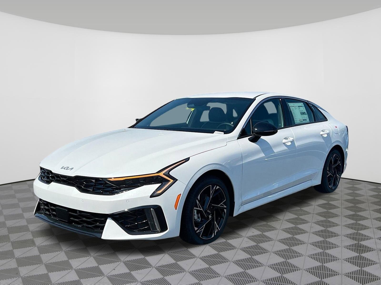 2025 Kia K5 GT-Line photo 2