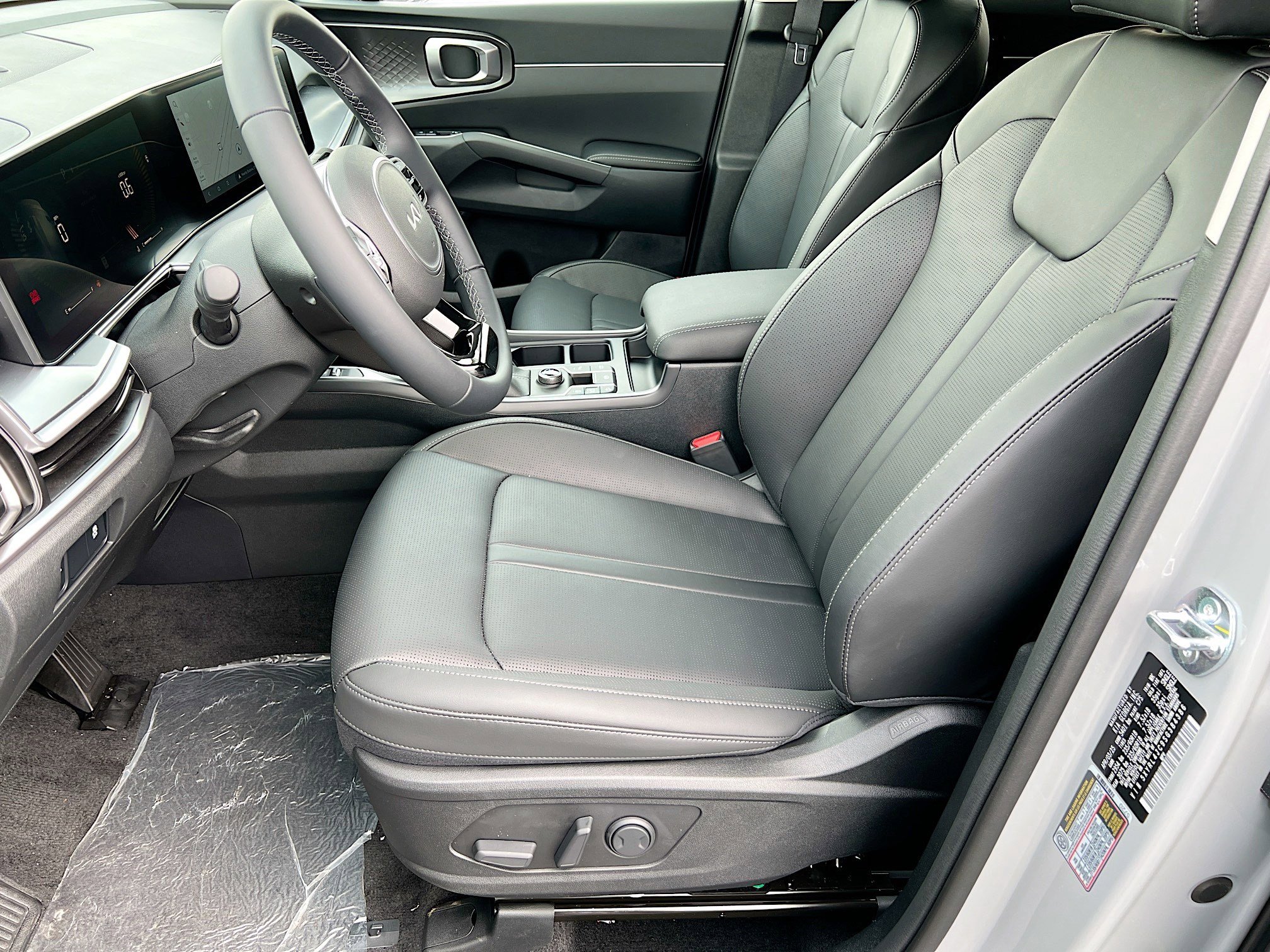 2025 Kia Sorento S photo 2