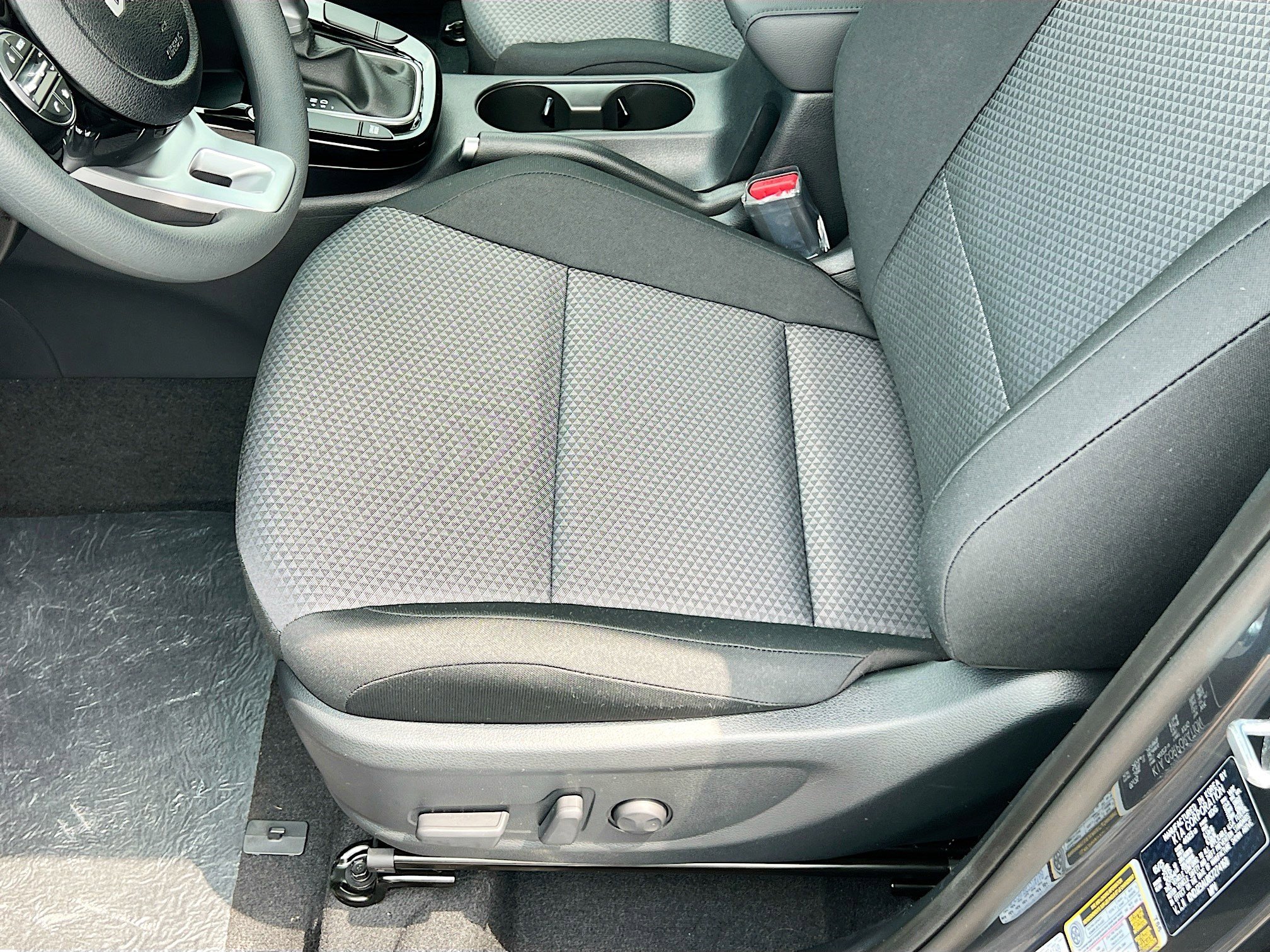 2025 Kia Soul S photo 3