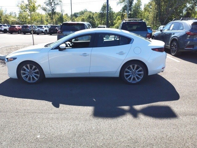 2022 Mazda Mazda3 Select Sedan photo 3
