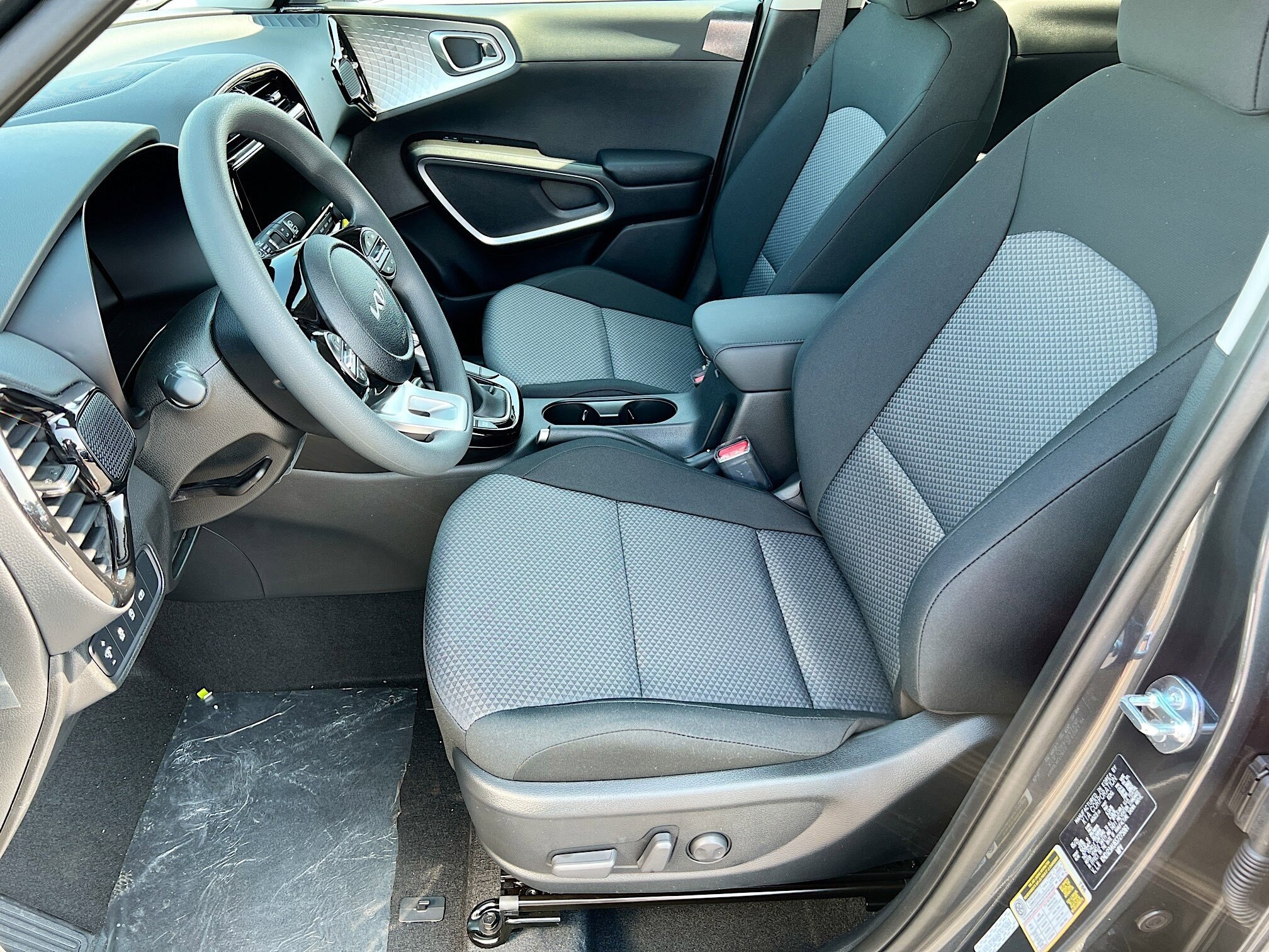 2025 Kia Soul S photo 3