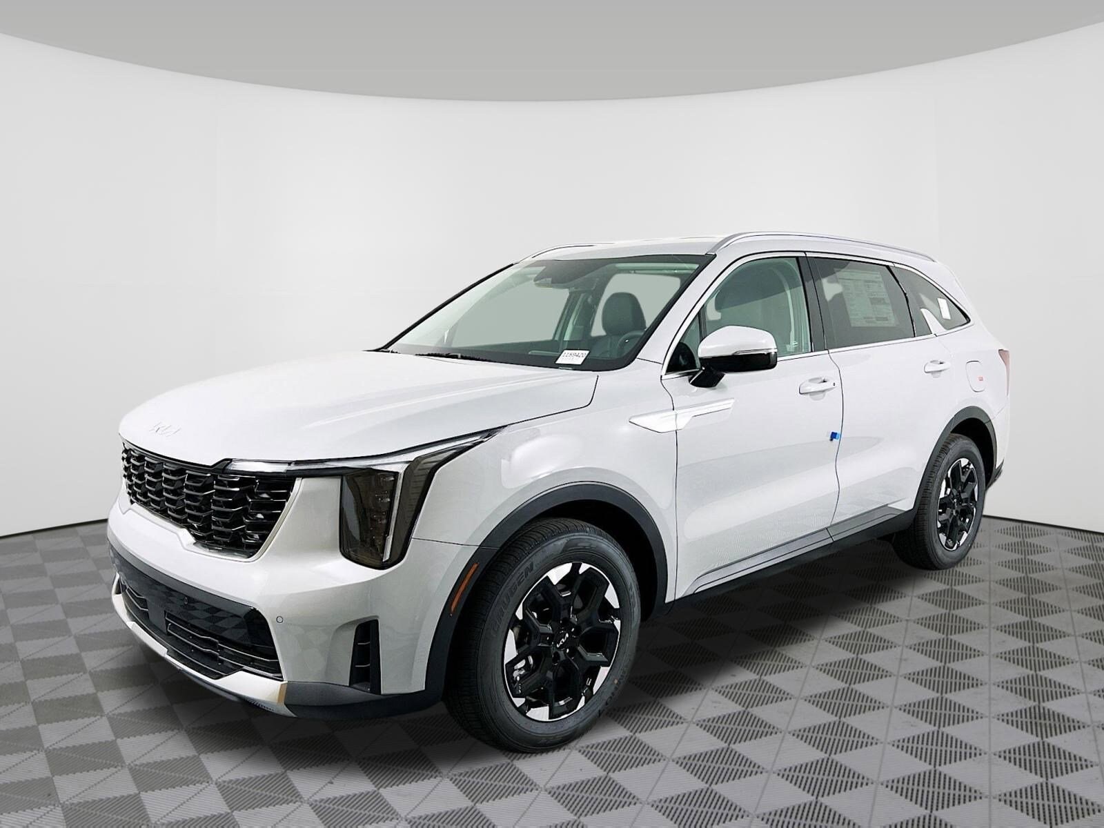2025 Kia Sorento S photo 2