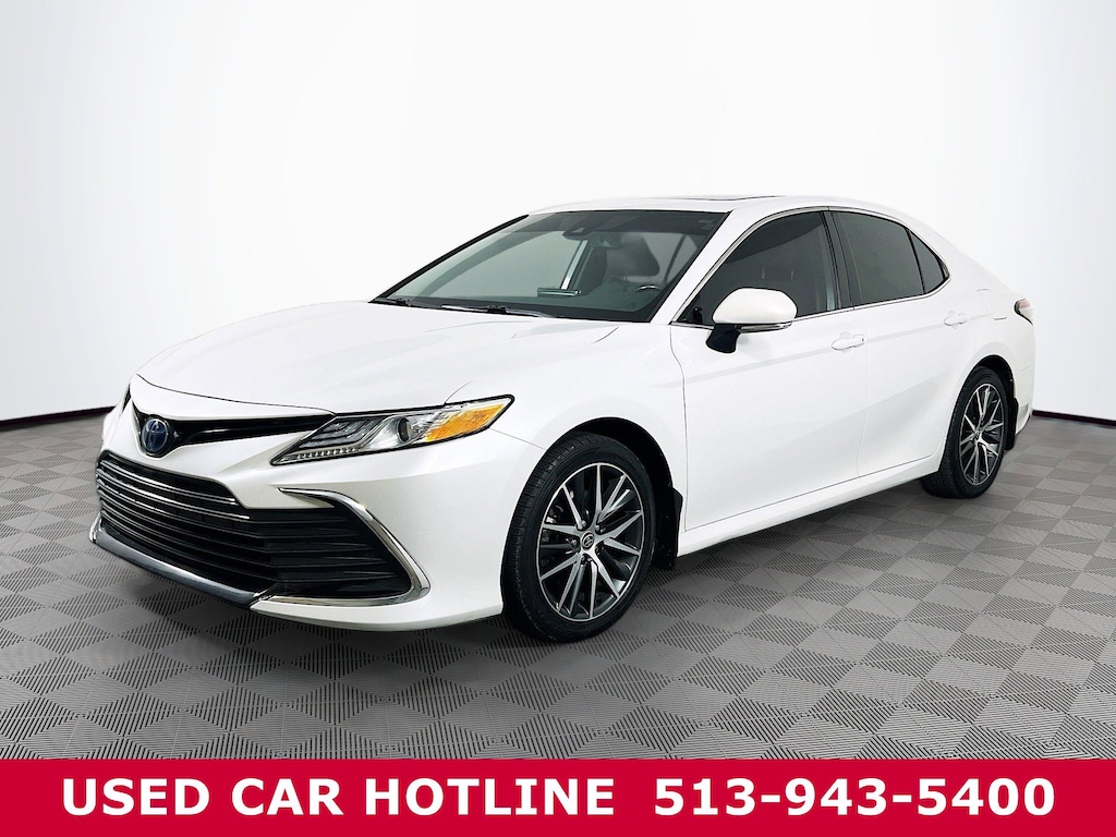 Used 2022 Toyota Camry Hybrid XLE Sedan