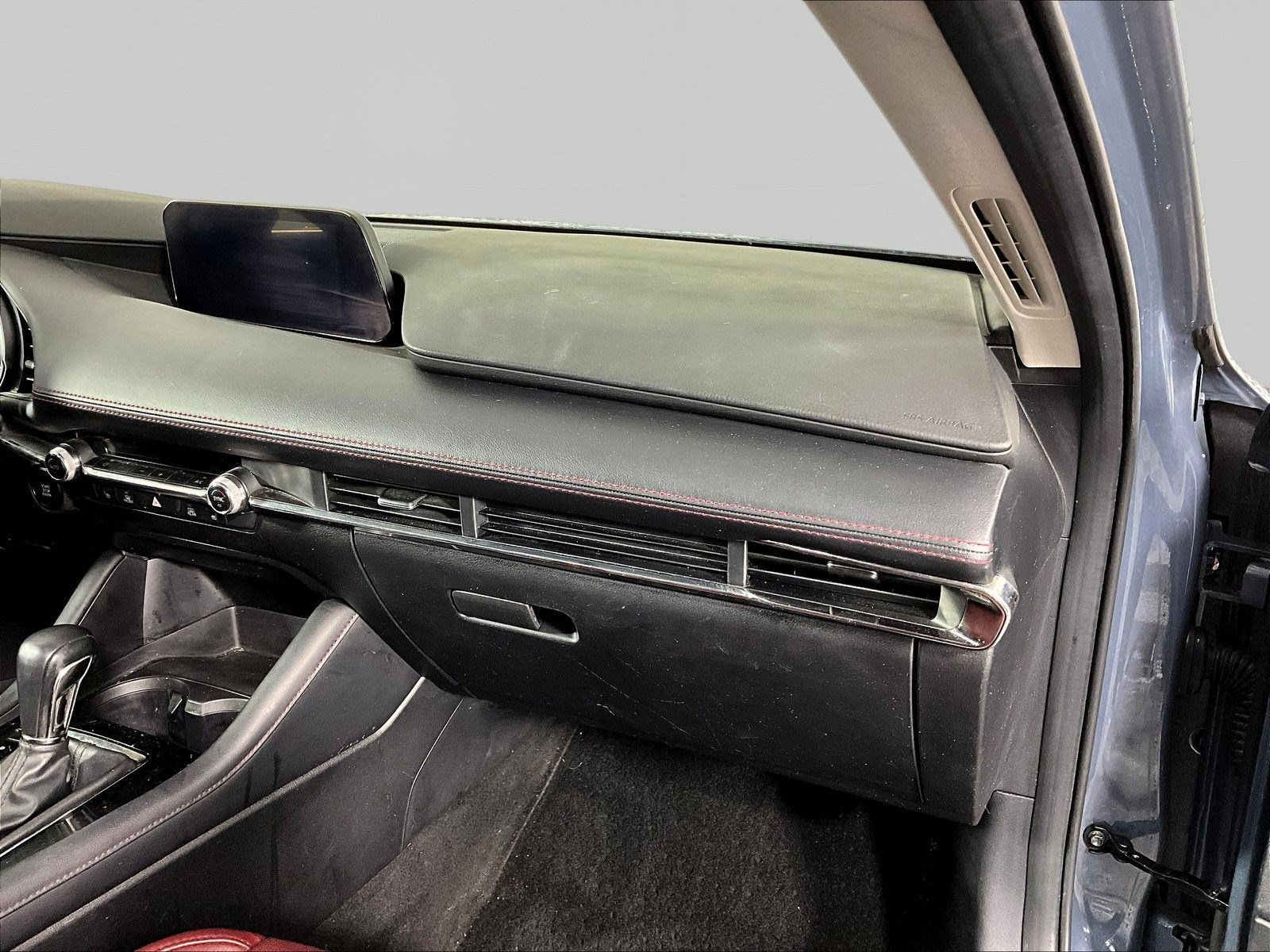 2022 Mazda Mazda3 Carbon Edition - Photo 26