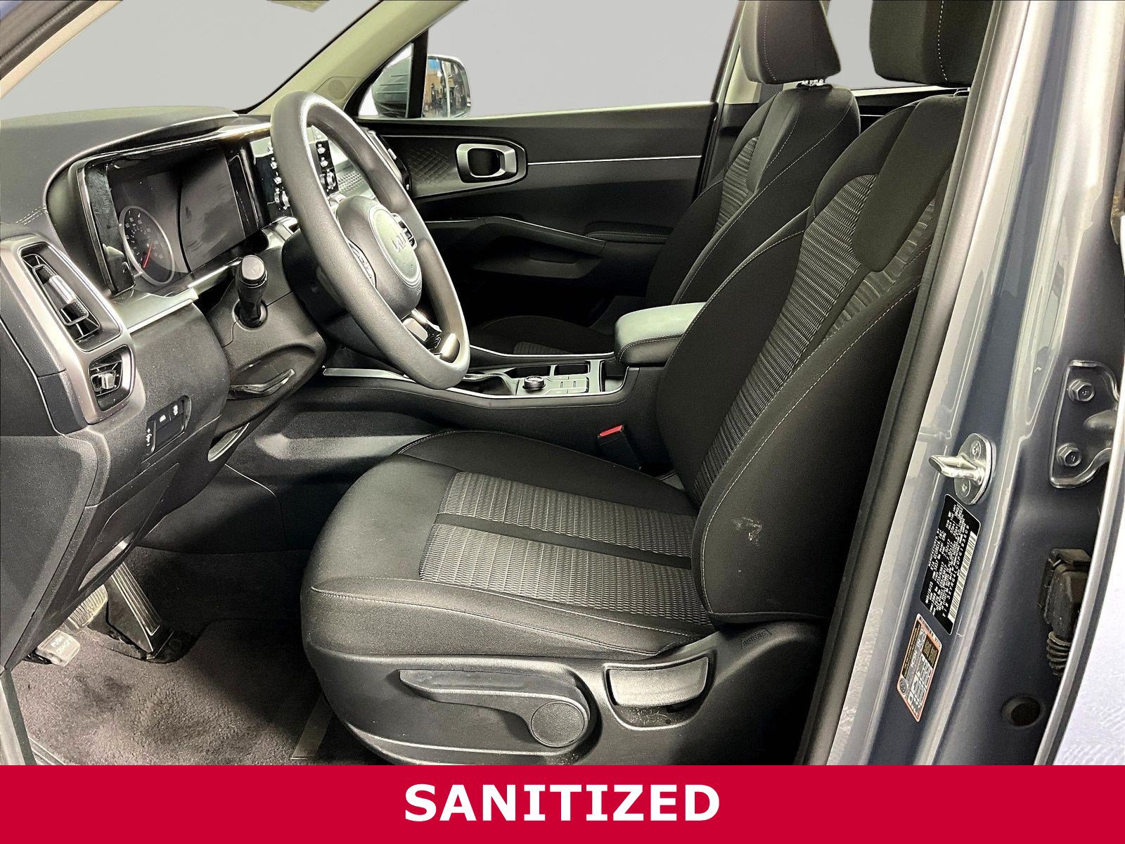 2023 Kia Sorento LX - Photo 21
