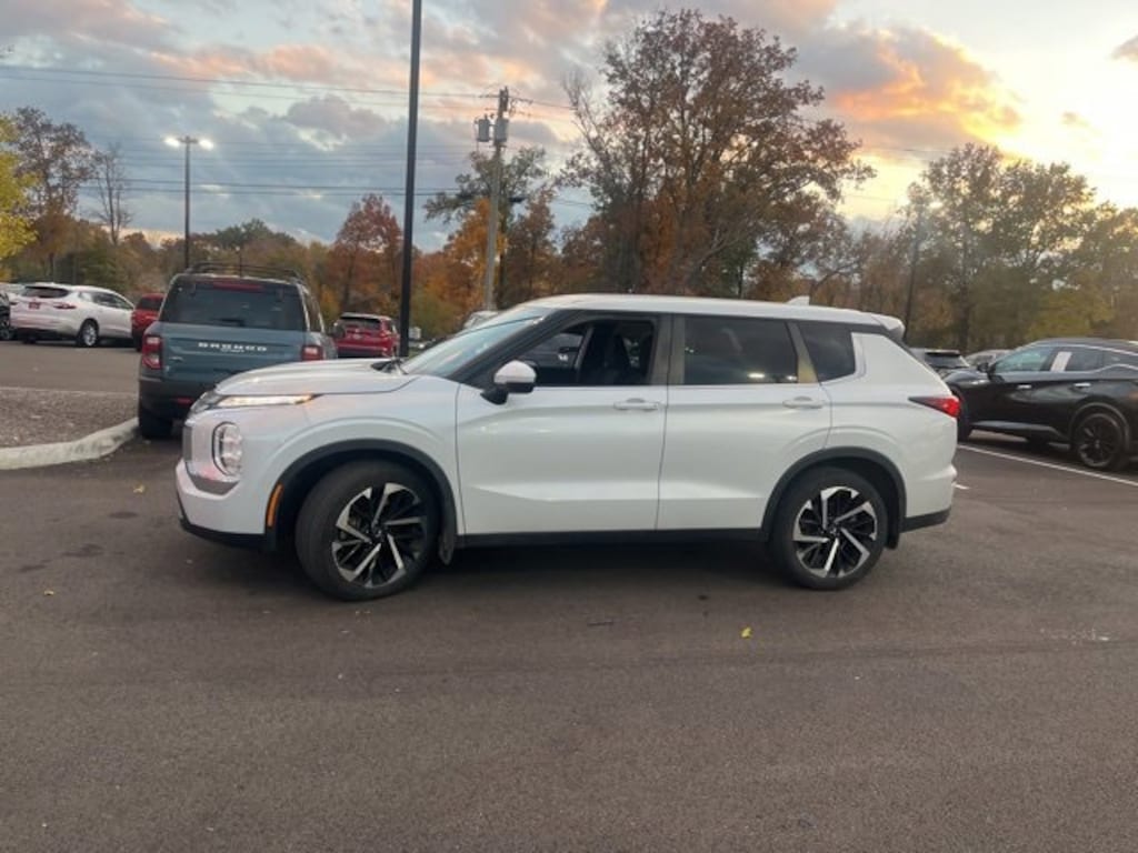 Used 2022 Mitsubishi Outlander ES CUV
