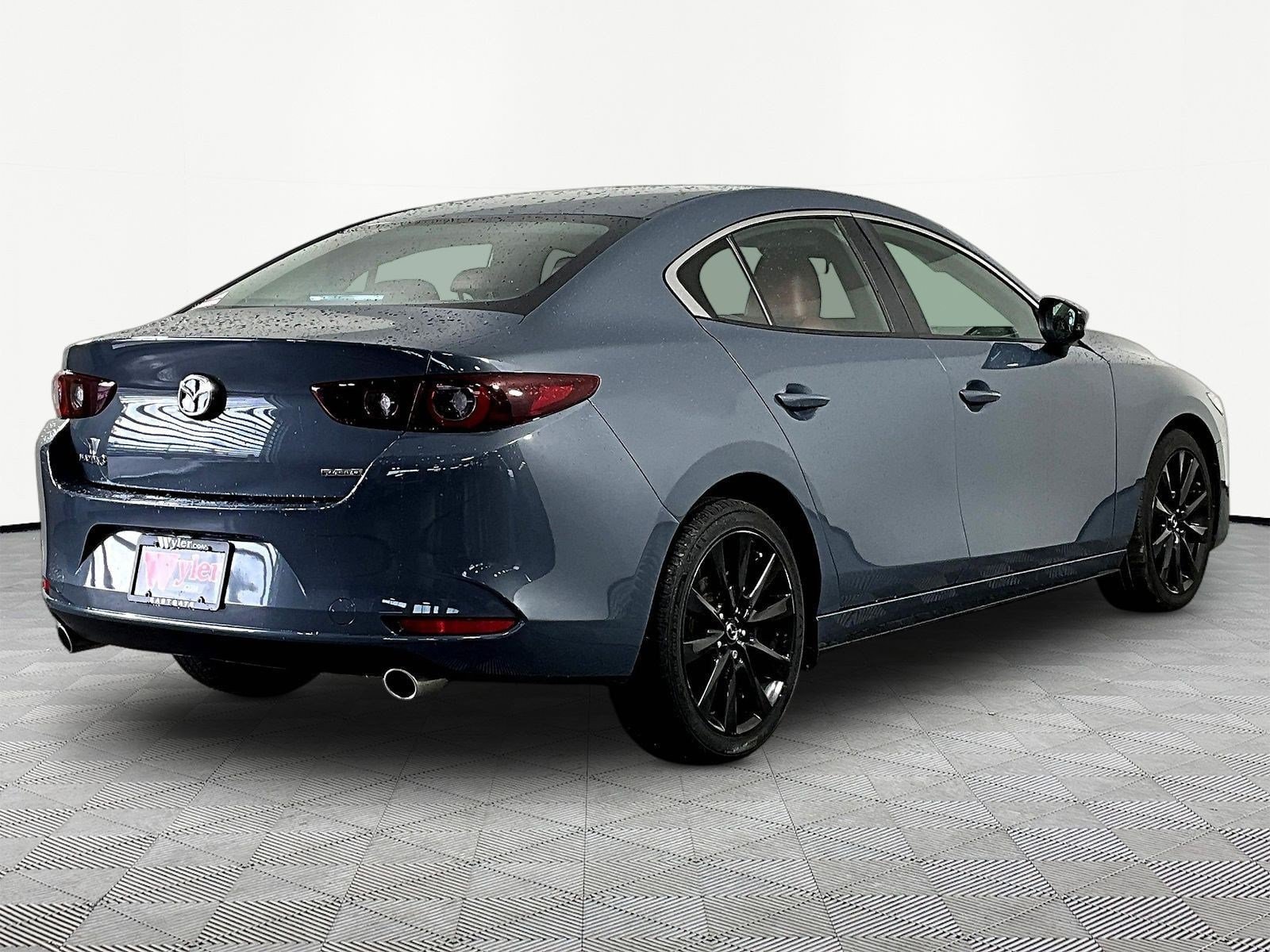 2022 Mazda Mazda3 Carbon Edition - Photo 8