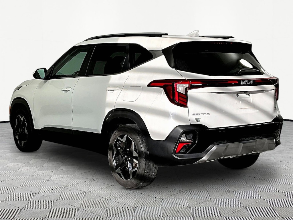 Used 2024 Kia Seltos EX SUV