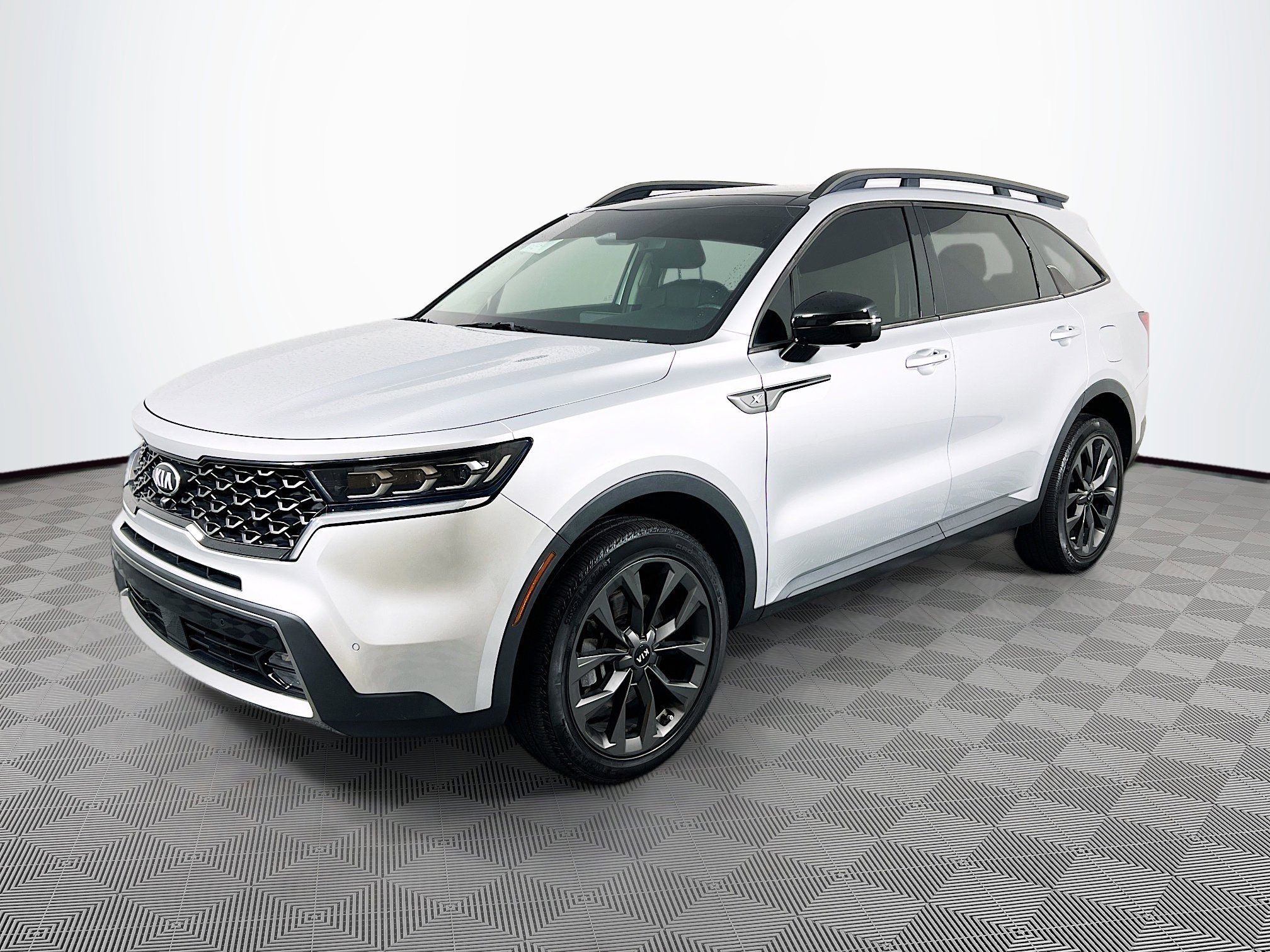 Used 2021 Kia Sorento X-Line with VIN 5XYRKDLF4MG026223 for sale in Batavia, OH