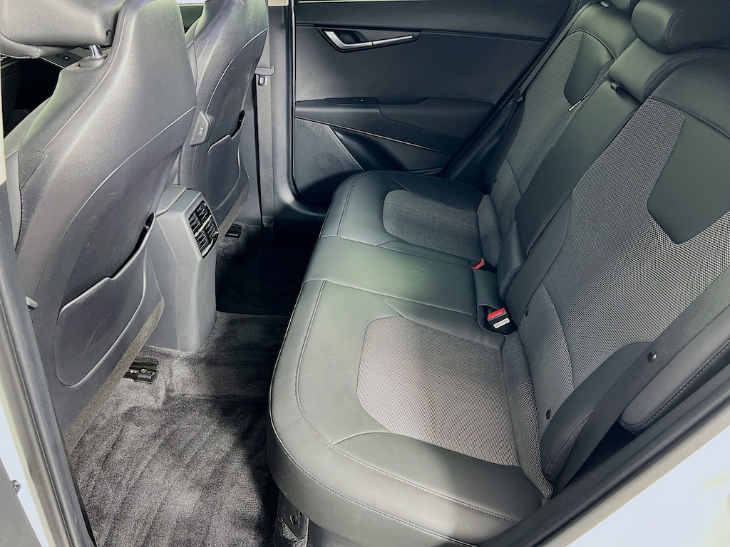 Used 2023 Kia Niro EX Touring SUV