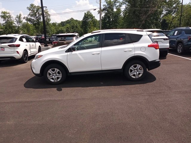2013 Toyota RAV4 LE photo 3