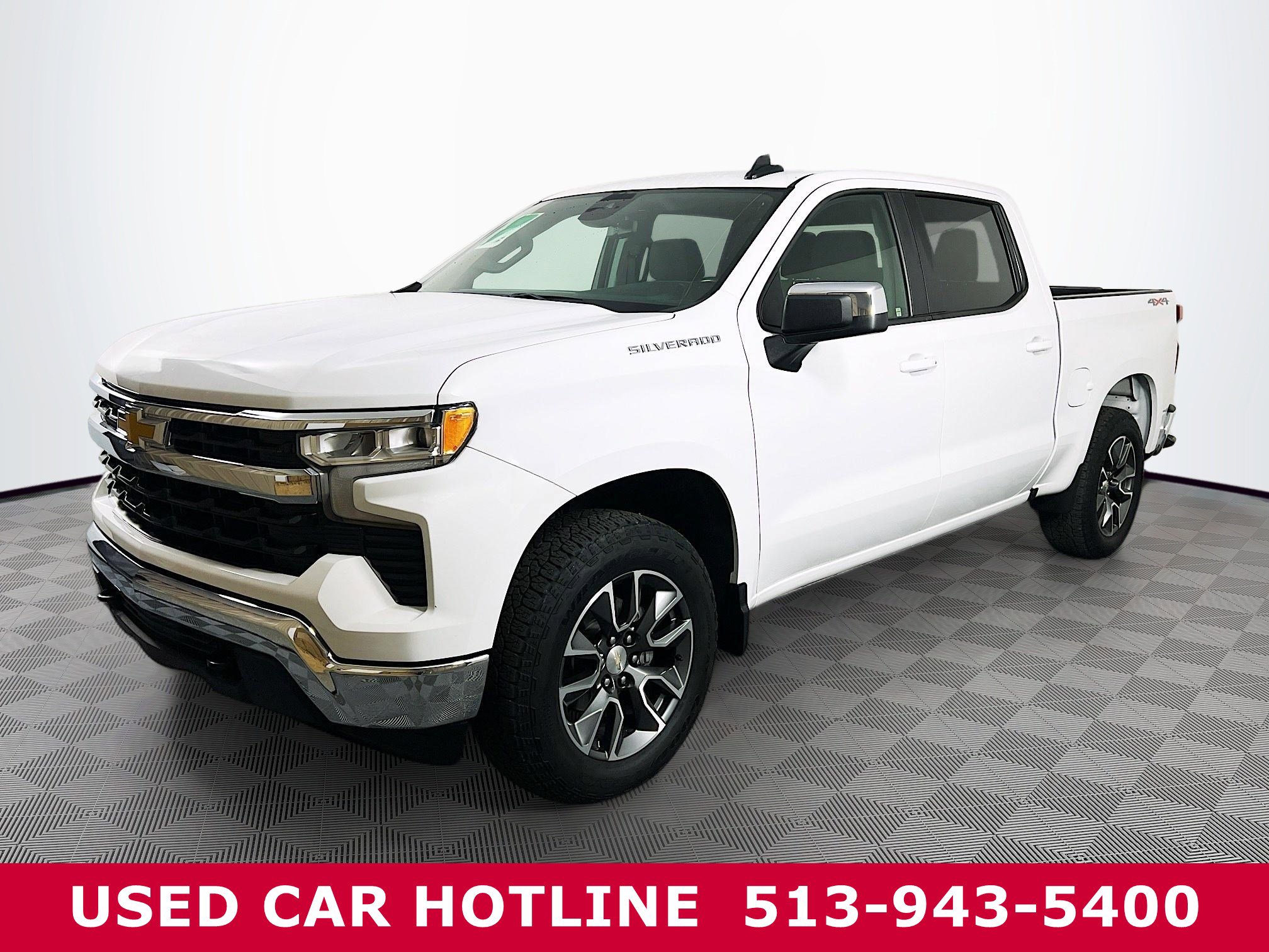 2022 Chevrolet Silverado 1500 LT photo 2