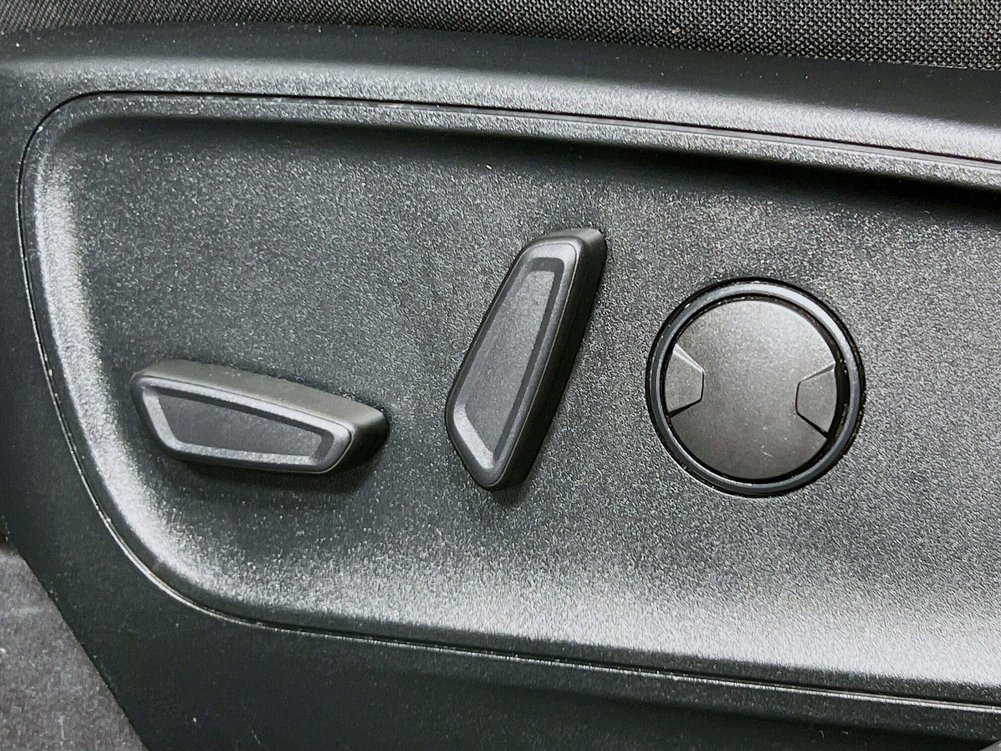2020 Ford Escape SE photo 4