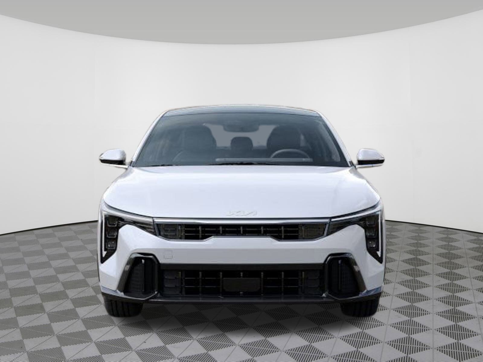 2025 Kia K4 GT-Line photo 2