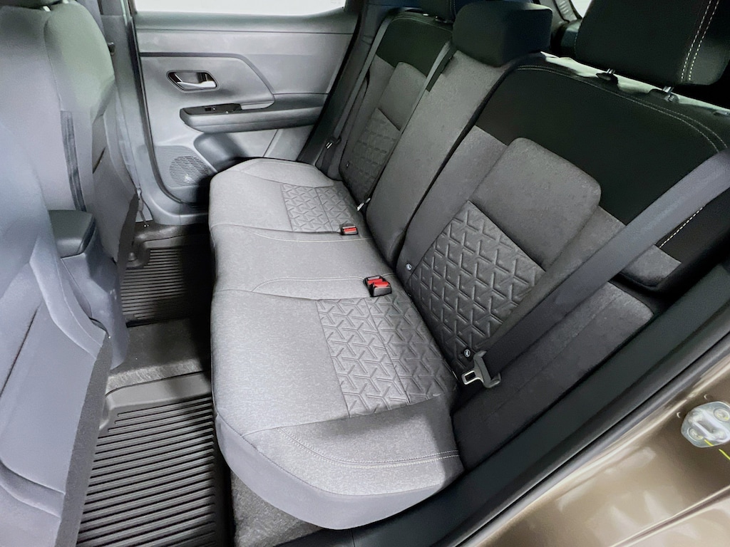 New 2025 Nissan Kicks SV SUV