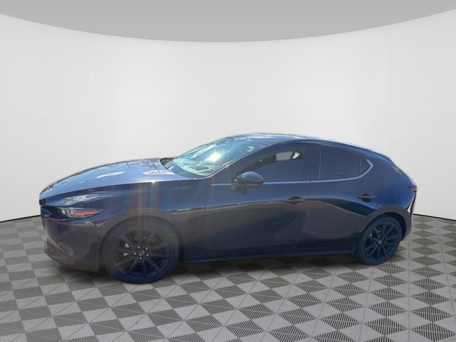 2020 Mazda Mazda3 Hatchback Premium photo 4