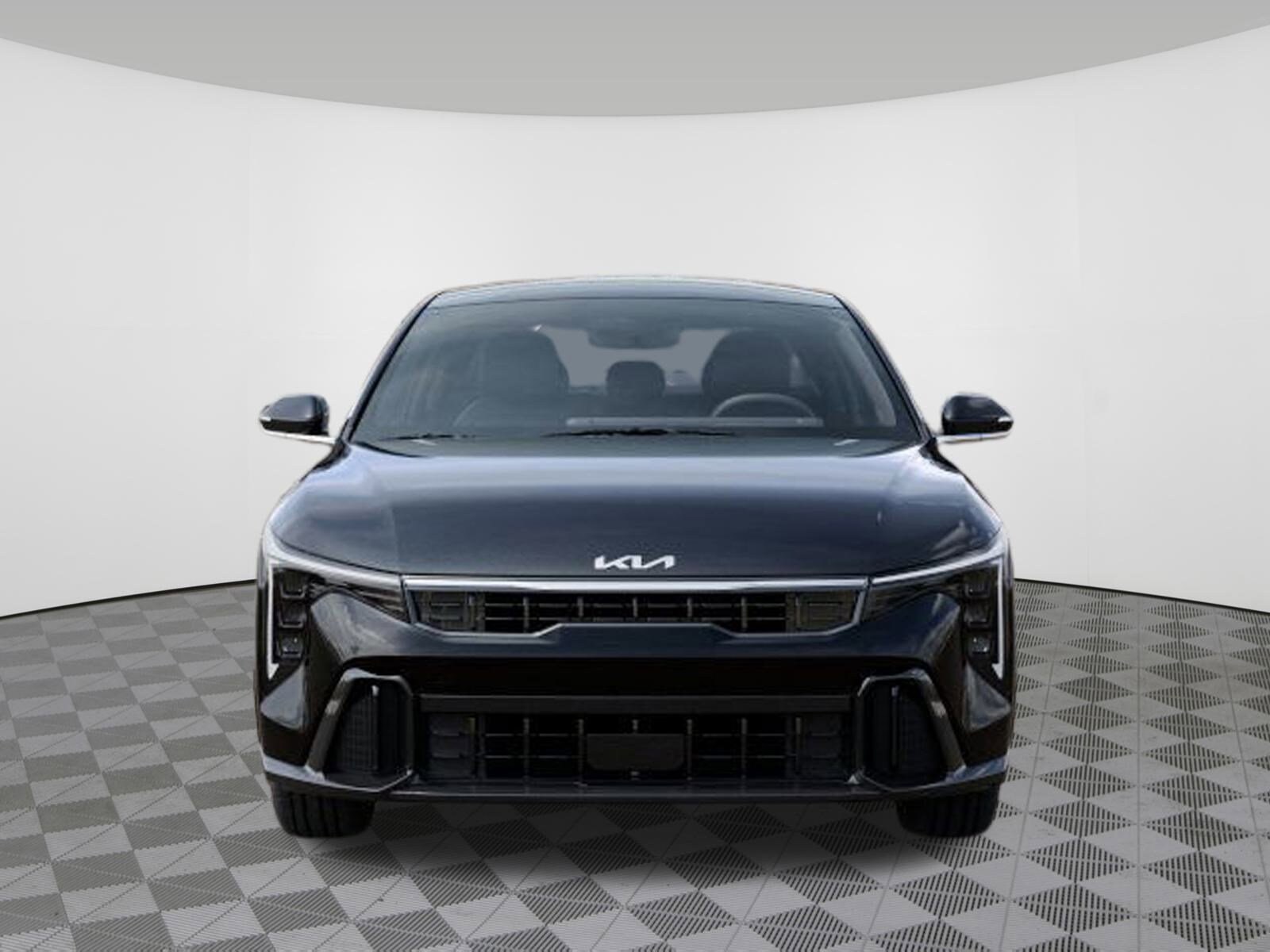 2025 Kia K4 GT-Line photo 2
