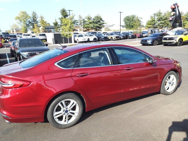 2018 Ford Fusion SE photo 2