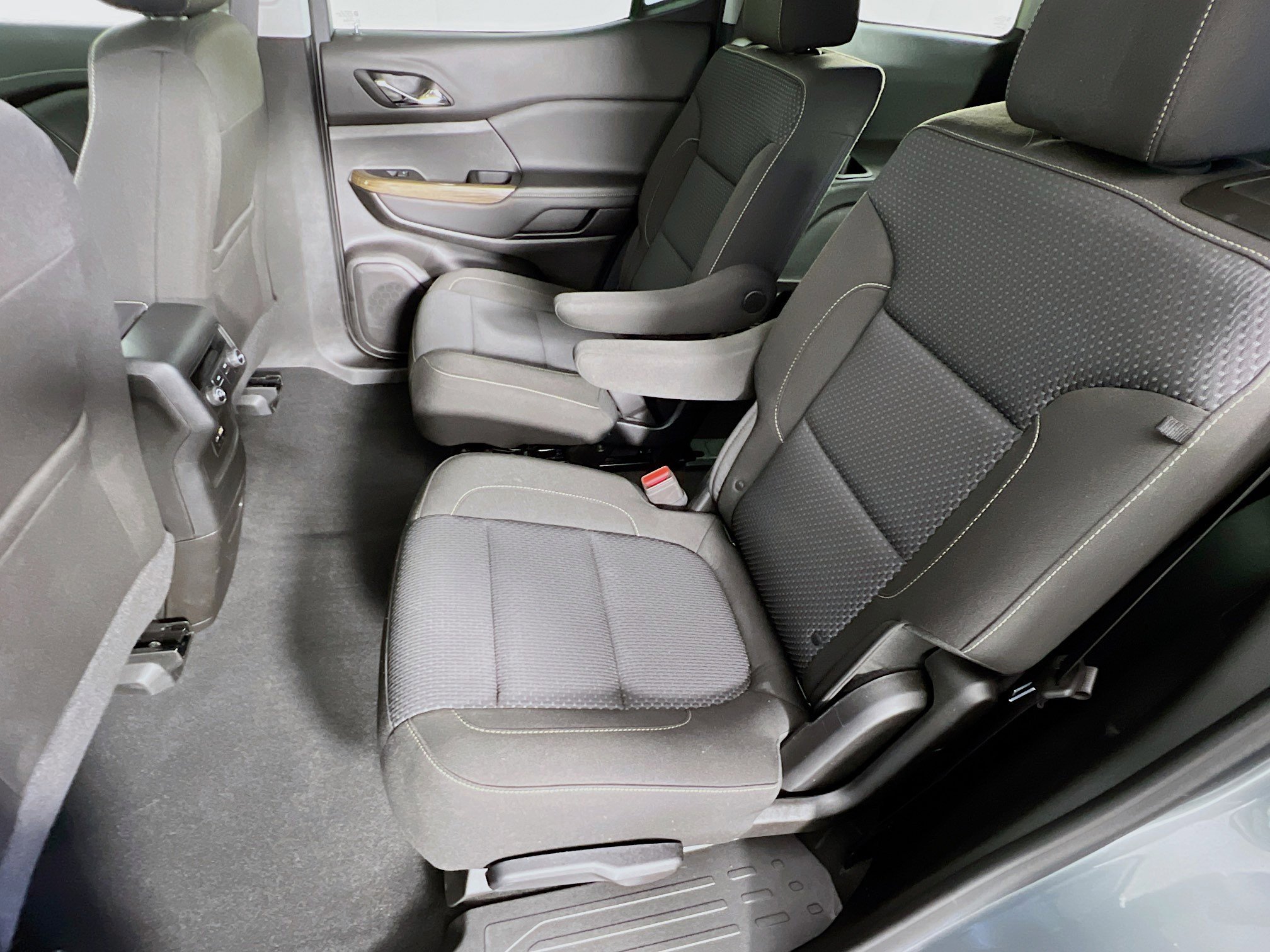 2023 Gmc Acadia SLE photo 4