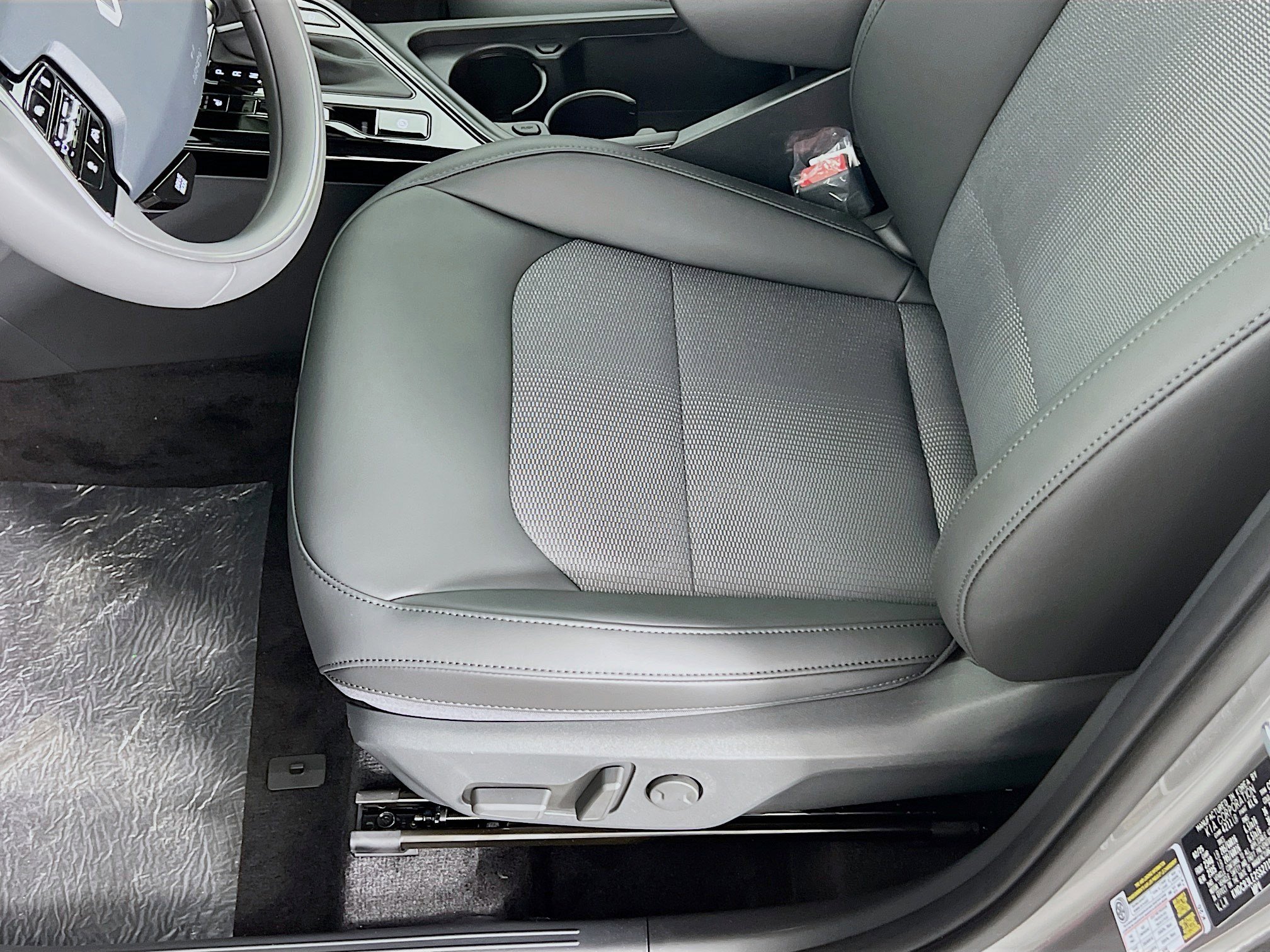 2025 Kia Niro EX photo 4
