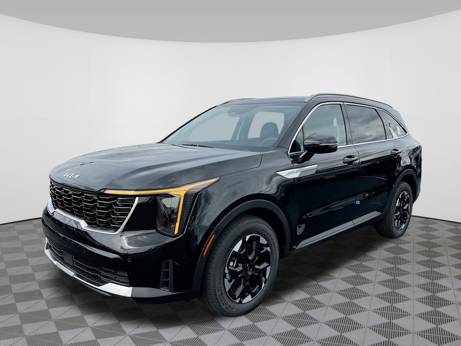 2025 Kia Sorento S photo 2