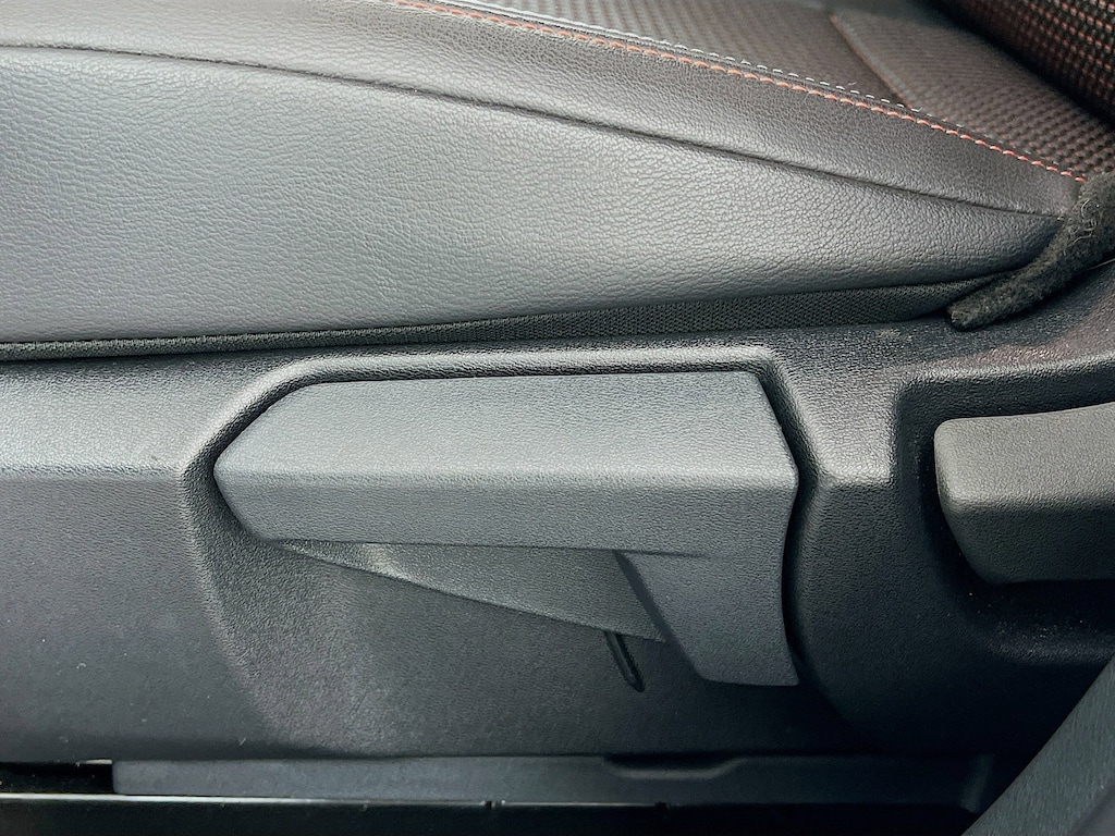 Used 2025 Nissan Kicks SR SUV