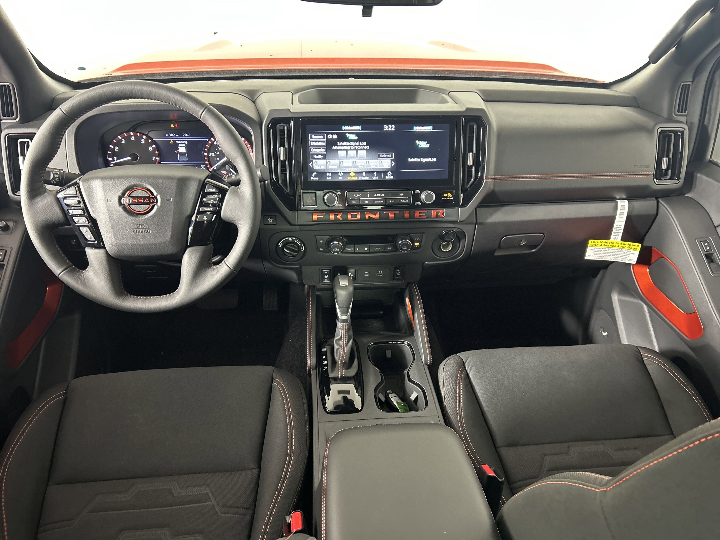 2025 Nissan Frontier PRO-4X photo 4