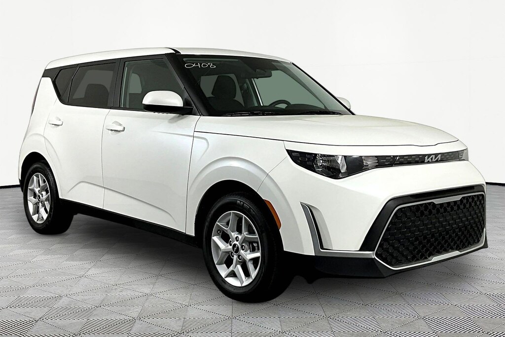 Used 2025 Kia Soul LX Hatchback