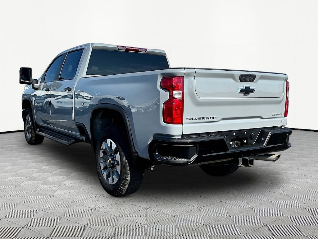 Used 2025 Chevrolet Silverado 2500HD Custom Truck Crew Cab