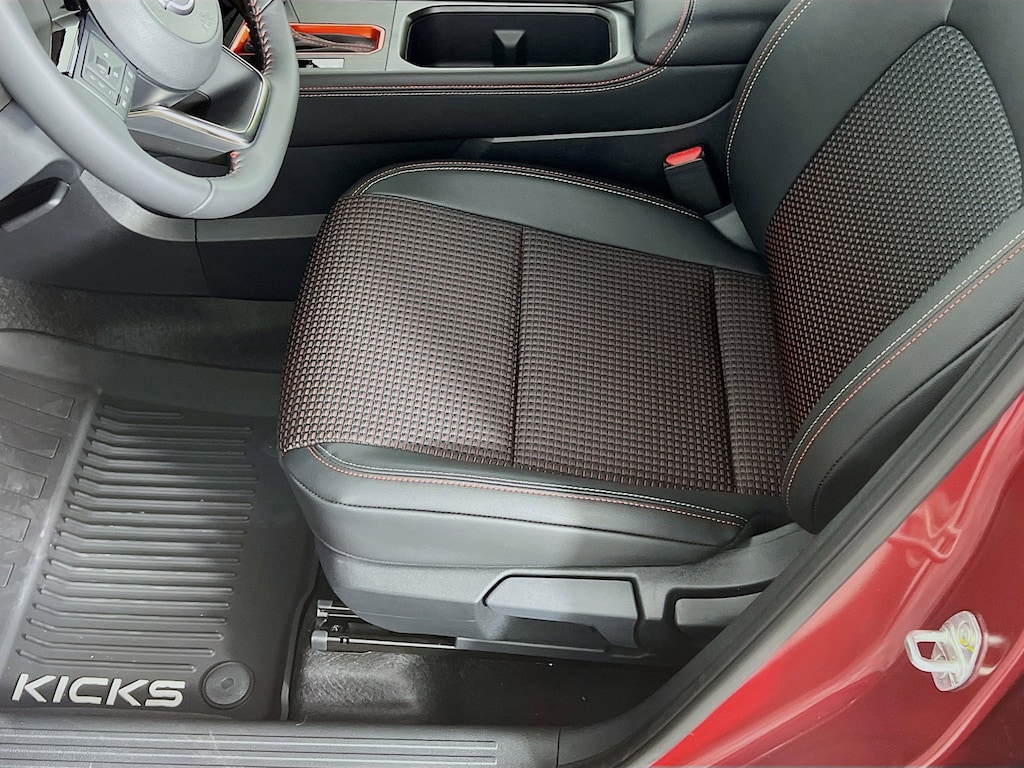 New 2026 Nissan Kicks SR SUV