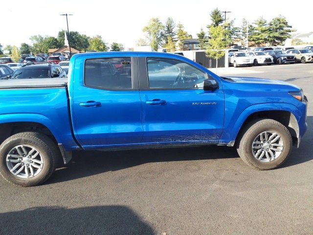 2024 Chevrolet Colorado LT photo 2