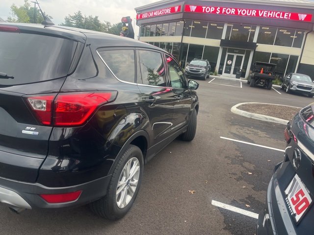 2019 Ford Escape SE photo 2