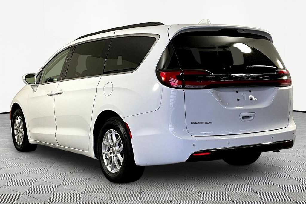 Used 2022 Chrysler Pacifica Touring L Van Passenger Van