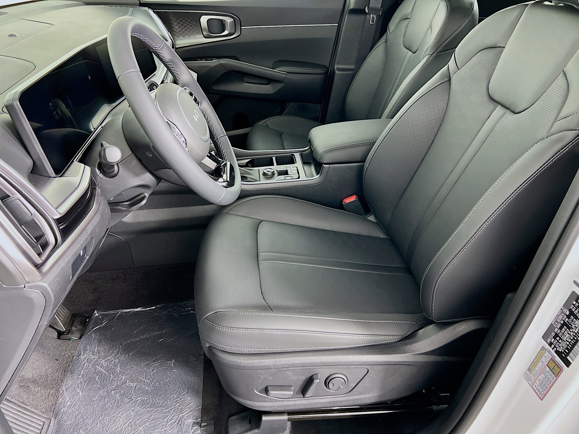 2025 Kia Sorento S photo 3