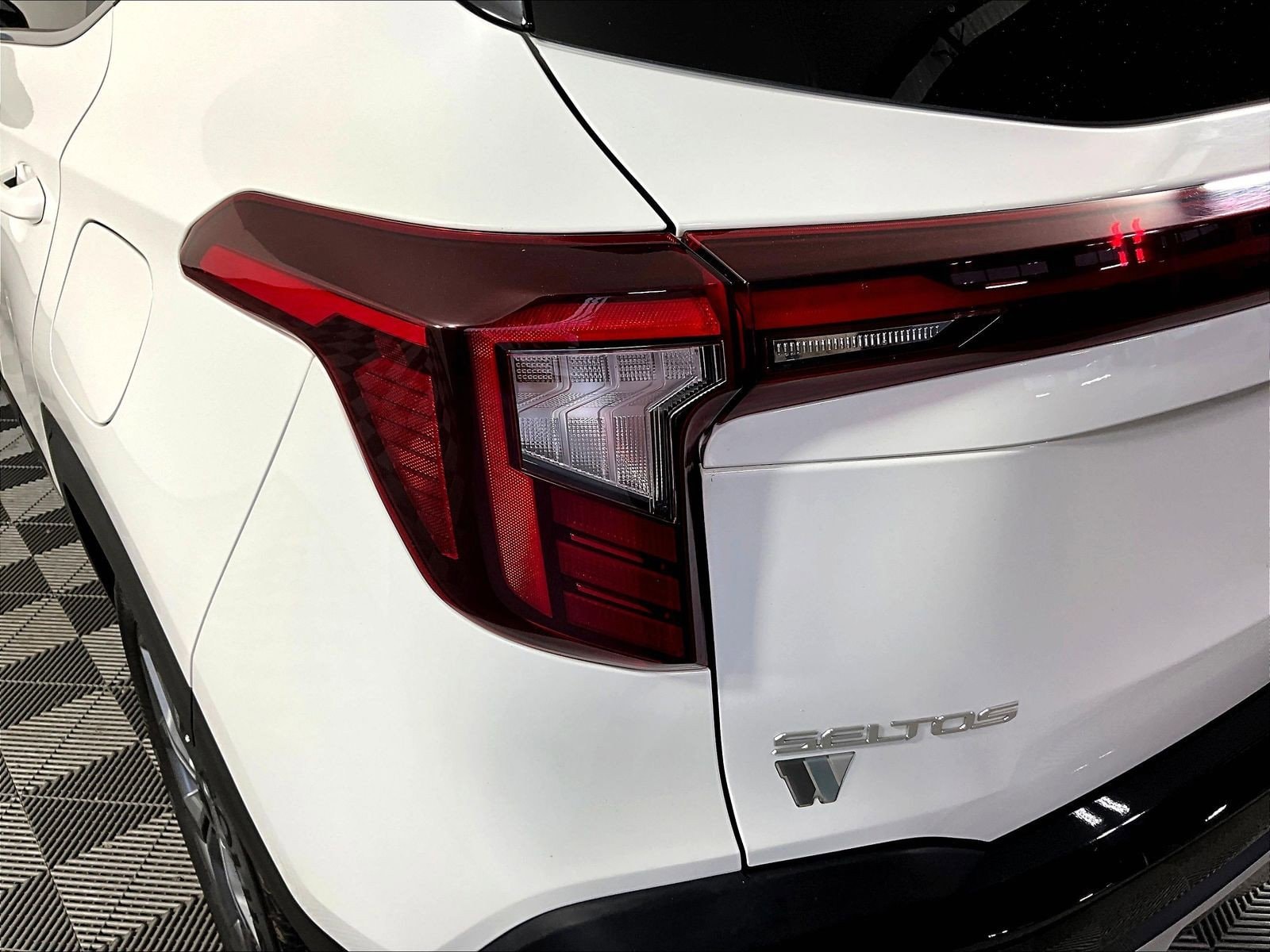 2024 Kia Seltos S - Photo 21