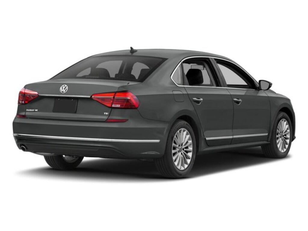 Used 2017 Volkswagen Passat 1.8T SE w/Technology Sedan