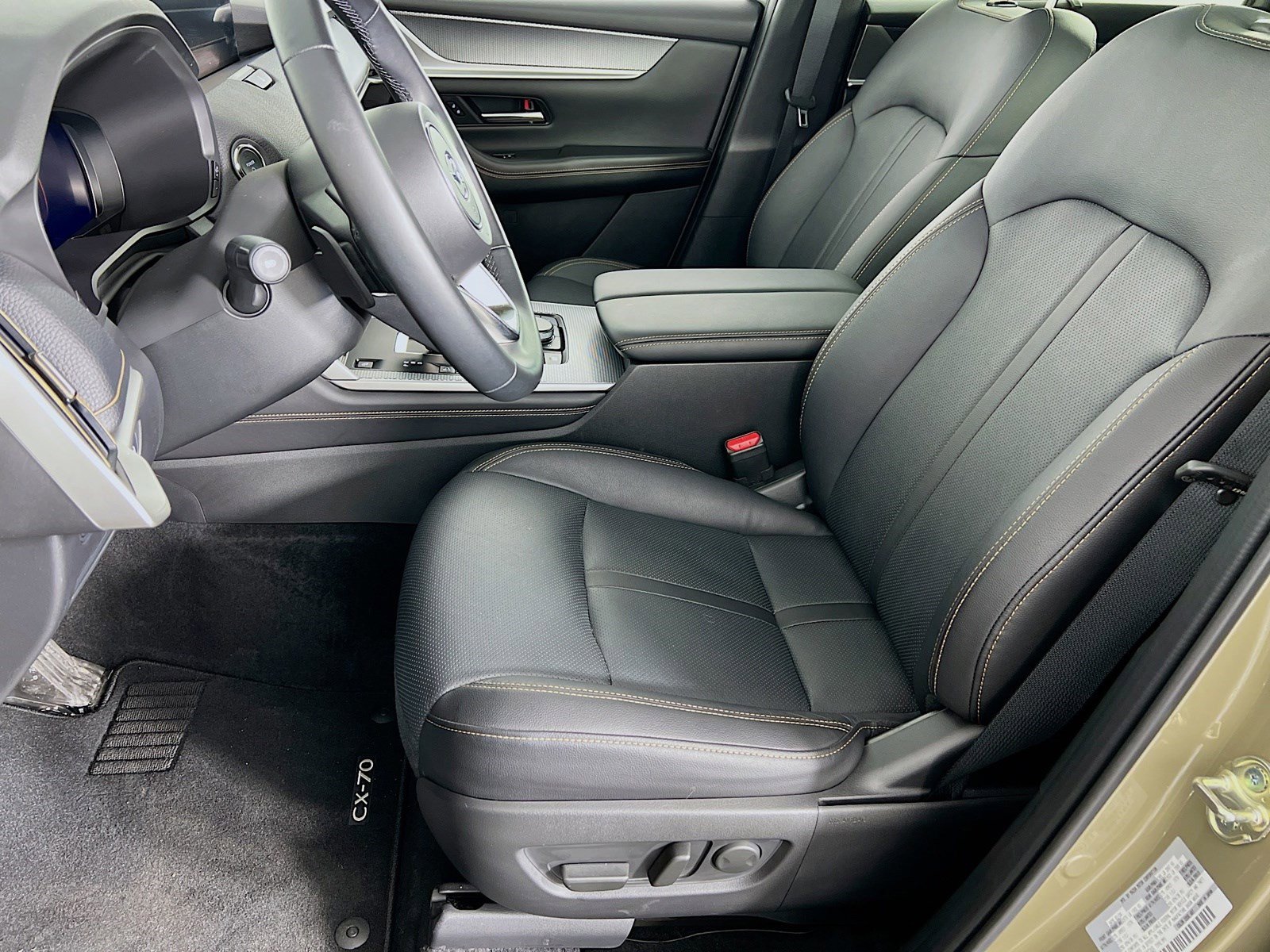 2025 Mazda CX-70 Premium photo 3