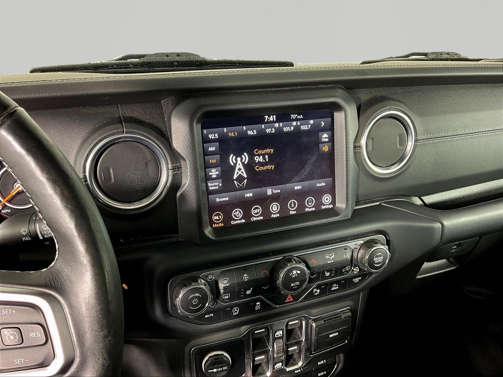 2020 Jeep Gladiator Overland - Photo 10
