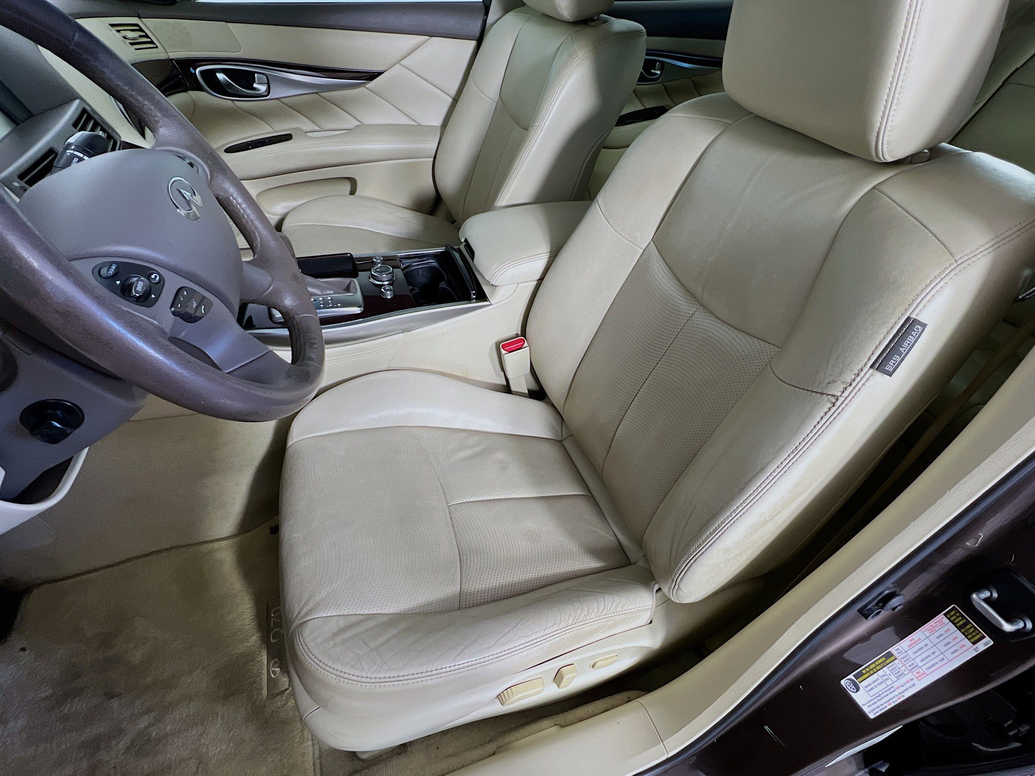 2016 Infiniti Q70L 3.7 photo 3