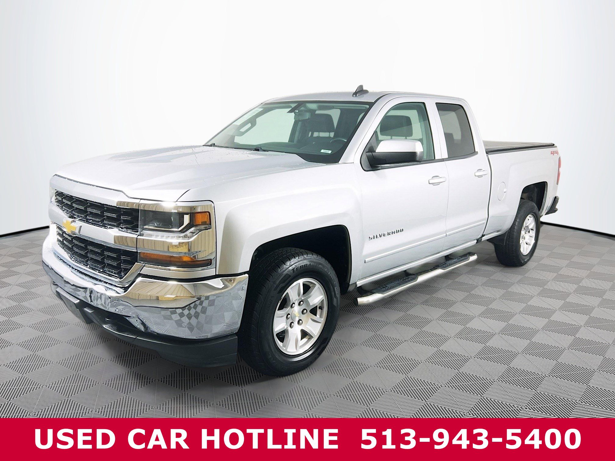 2018 Chevrolet Silverado 1500 LT photo 2