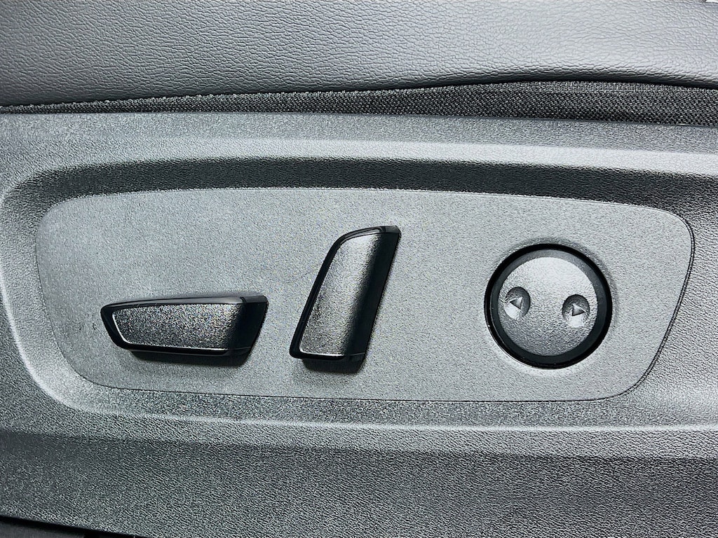 New 2025 Nissan Pathfinder SL SUV