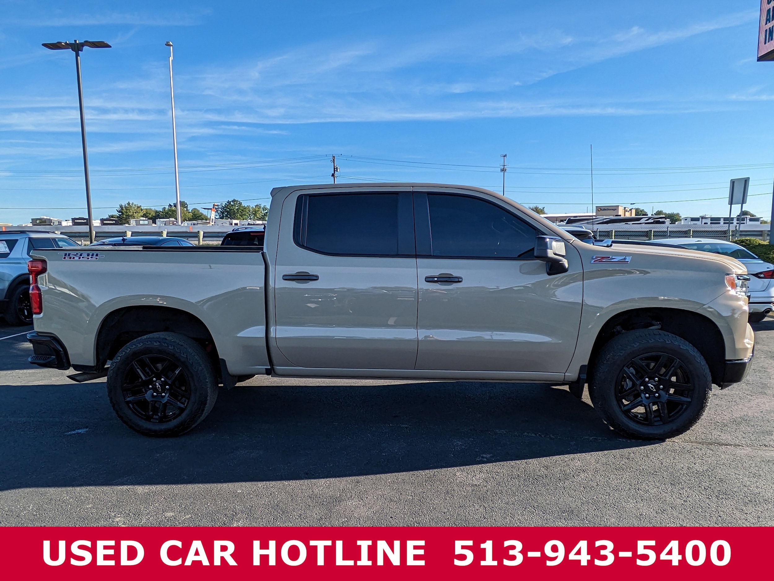 Used 2022 Chevrolet Silverado 1500 LT Trail Boss with VIN 3GCPDFEK6NG647666 for sale in Batavia, OH