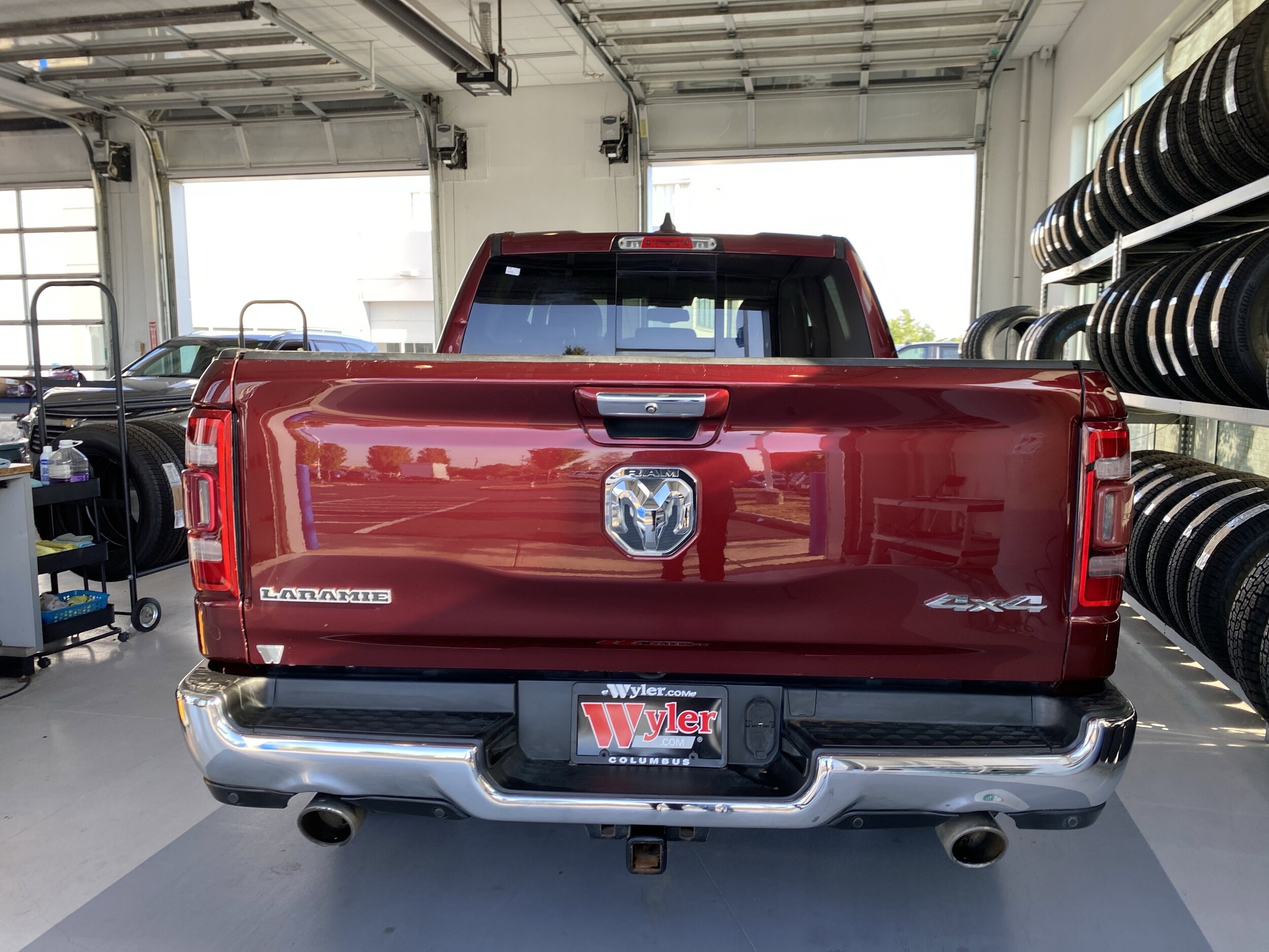 2019 Ram 1500 Laramie photo 3