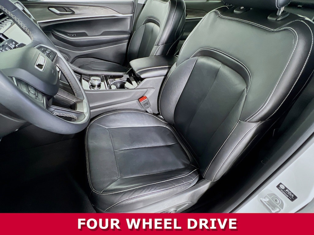 Used 2023 Jeep Grand Cherokee Limited SUV